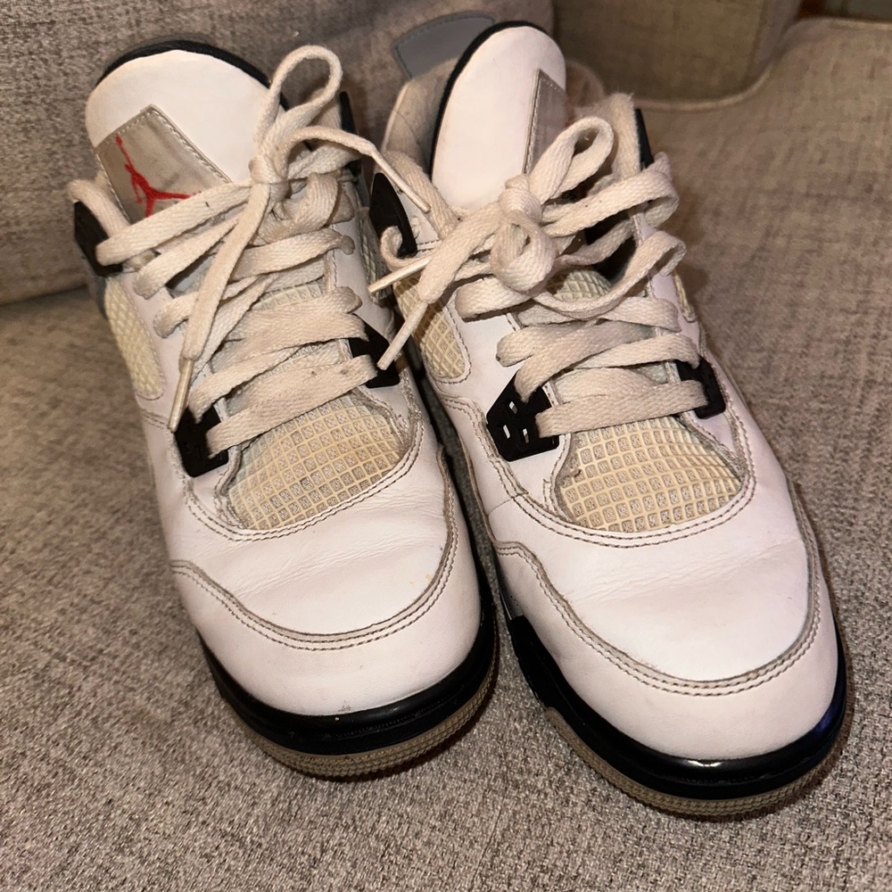 Jordan 4s - Picture 4 of 7